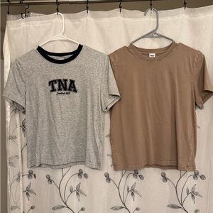 Aritzia TNA Gray and Brown T-Shirts size medium